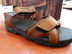 *Timberland Brown Boulder Sandals Size: 6.5