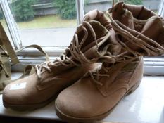 *Pair of Size: 8 Desert Boots
