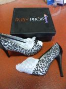 *Six Pairs of Ruby Prom Taylor Black Prom Shoes (M