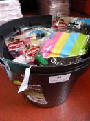 *Two Plastic Plant Pots and a Quantity of Clothes