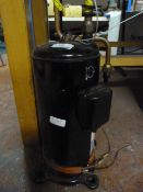 *Refrigerating Compressor