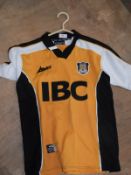 Older Avec Hull City Home Shirt with IBC Sponsor Size: Large Boys