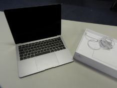 *Apple Macbook Air 13
