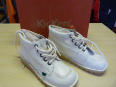 *Kickers Children's Boots Size: 39