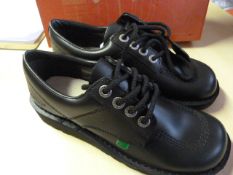 *Kicker Adults Shoes Size: 7