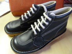 *Kicker Boots Size: 39