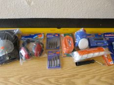 Job Lot of Tools Including 120cm Level, Retractabl