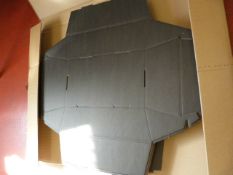 Box of 25 TRM/BK Medium Black Fluted Trays