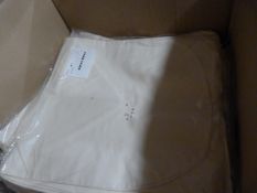 *40 Ivory Chair Covers