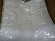 *50 White Chair Covers