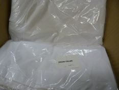 *60 White Chair Covers