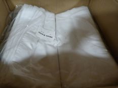 *50 White Chair Covers