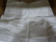 *60 White Chair Covers