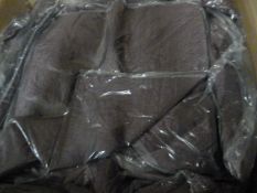 *100 Violet Chair Covers