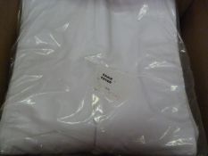 *50 White Chair Covers