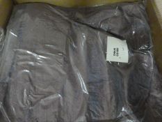 *100 Violet Chair Covers