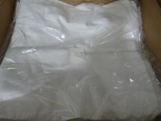 *60 White Chair Covers