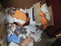 *200 Mixed Items Including Cushion Covers, Chair C