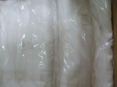 *14 White Damask 144X90