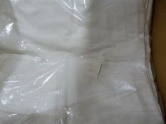 *50+ White Chair Covers