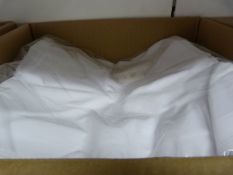 *20 White Chair Covers