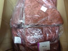 *22 Burgundy Brocade 90x90