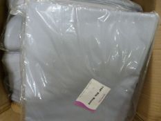 *20 Polycotton Tablecloths (2x Burgundy, 18x Slate)