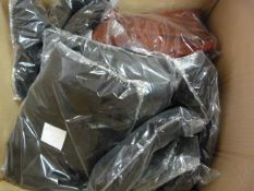 *960 Organza Bows (211x Black, 749x Burgundy)