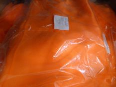 *211 Table Runners (78x Ivory, 133x Orange)