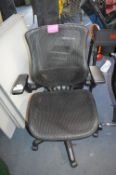 *Metrex Iv Mesh Chair