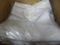 *80 White Chair Covers