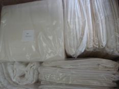 *32 Ivory Polycotton 90x90
