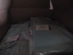 *835 Assorted Napkins (463x Violet Crushed Taffeta