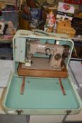 Singer Sewing Machine in Carry Case