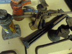 Quantity of Car Jacks and Wheel Braces