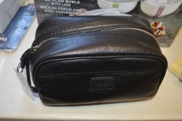 *Osprey Men's Washbag