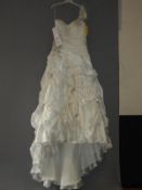 *Alfred Sung White Wedding Dress Size: 14