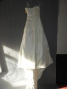 *Alfred Sung Wedding Dress Size: 8