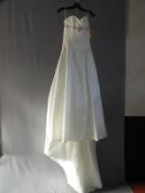 *Confetti & Lace Wedding Dress Size: 8