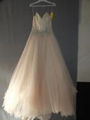 *Alfred Sung Cream/Pink Wedding Dress Size: 8