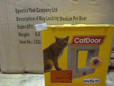 Box of 12 Four Way Locking Pet Doors (Medium)