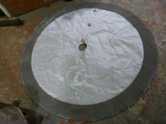 *Christmas Tree Skirt