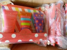 *Six Grace Cole Gift Bags Including Foam Bath, Bod