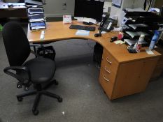 *L-Shape Workstation 160x160cm with Integral Drawe