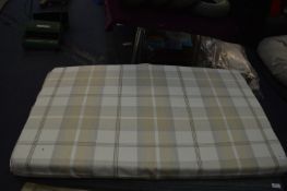 *Silentnight Dog Bed Size: Large (Beige Plaid)