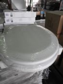 *Nova Toilet Seat (White) Model: 8040WP