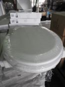 *Nova Toilet Seat (White) Model: 8040WP