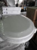 *Nova Toilet Seat (White) Model: 8040WP