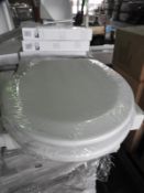 *Nova Toilet Seat (White) Model: 8040WP