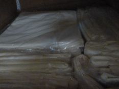 *22 Ivory & 9 White Polycotton 108